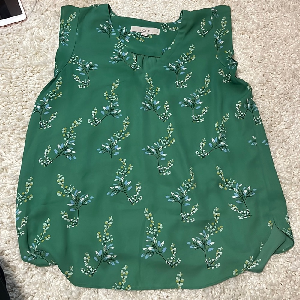 Loft Women’s Medium Petite Floral Green Blouse